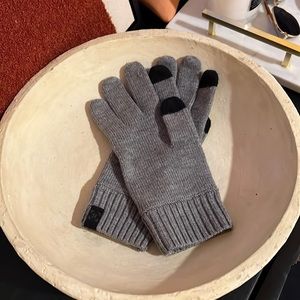 Lululemon Cold Pursuit Gloves